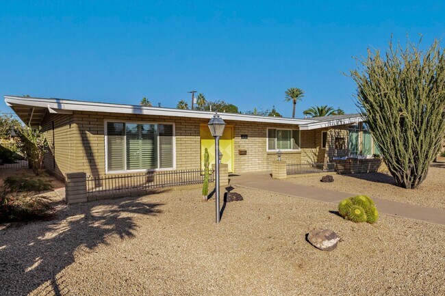 Foto del edificio - New Listing in Phoenix