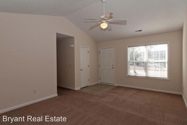 Building Photo - 3 br, 2 bath House - 212 Birch Creek Drive