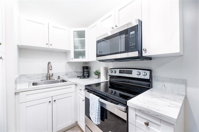 Foto del edificio - 805 NE 23rd Dr