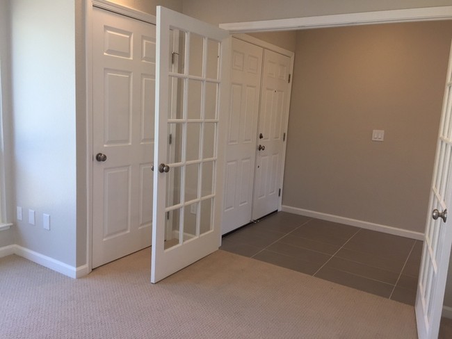 Building Photo - 2237 Mount Whitney Dr