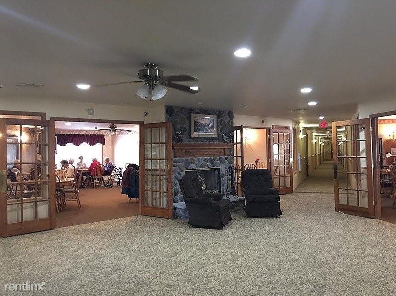 357 Cottonwood Ave, Hartland, WI 53029 Room for Rent in Hartland, WI