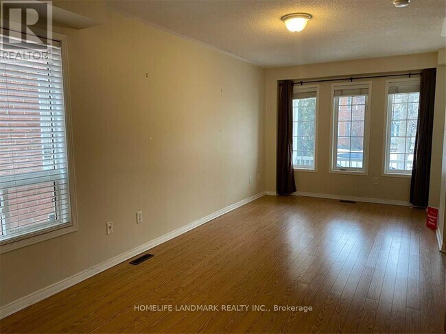 Photo du bâtiment - 97 Gail Parks Crescent