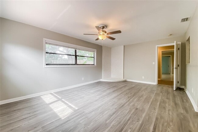 Foto del edificio - 1524 Sandy Ln