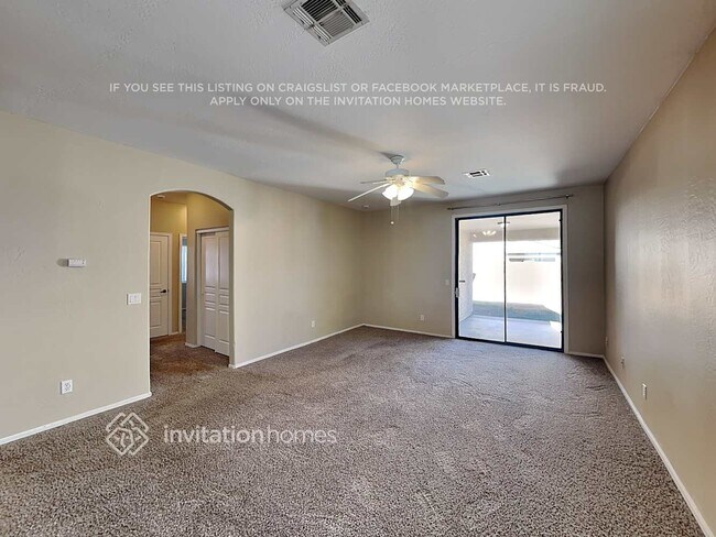 Foto del edificio - 922 W St Kateri Ave