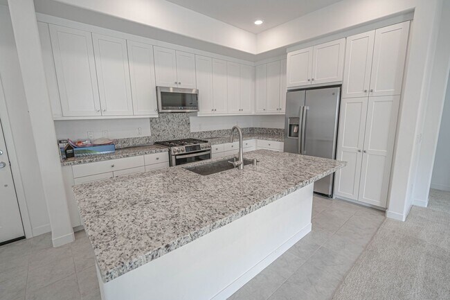 Building Photo - COMING SOON! 3-Bedroom Condo with Solar Pa...