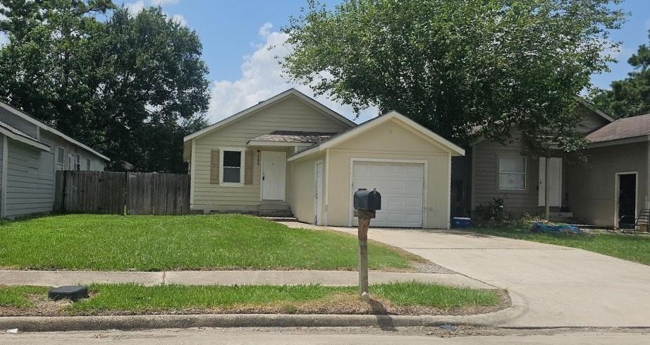 Foto principal - 11919 Kingslake Forest Dr