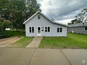 Building Photo - 606 Pleasant Ave S