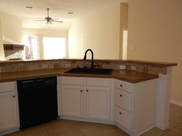 Foto del edificio - 722 Rolling Hills Dr