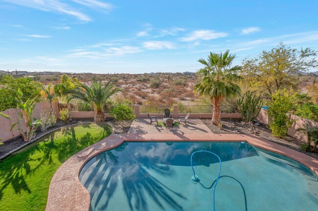 Building Photo - Desert Oasis in NE Mesa’s Coveted Red Moun...