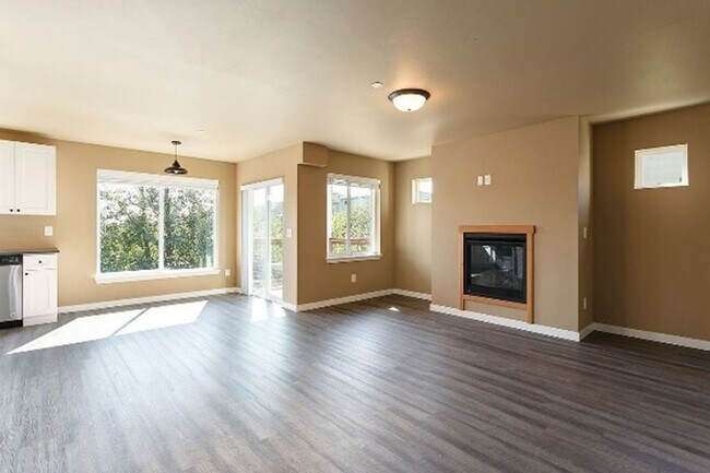 Building Photo - 2171 Sunnybrook Ln