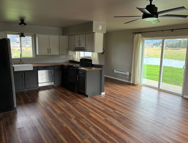 Foto del edificio - 9179 Harrison Rd