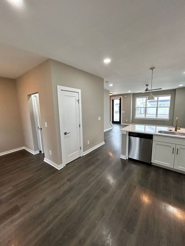 Building Photo - 608 Mason Ward Pl