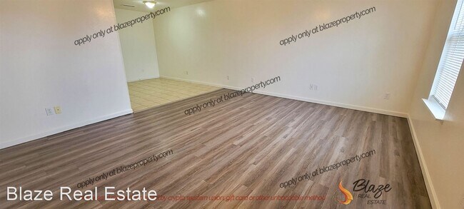 Building Photo - 3 br, 1 bath House - 3132 Walnut