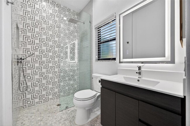 Building Photo - 8455 Woodbriar Dr