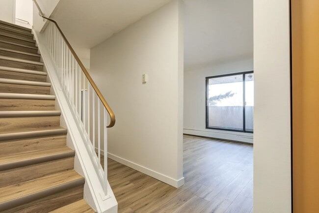 Building Photo - South Ridge Apartments