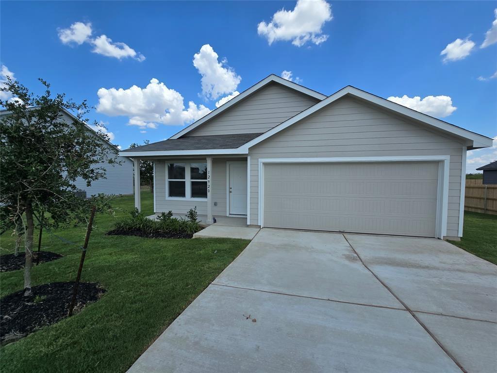 Foto principal - 12920 Eastland Dr