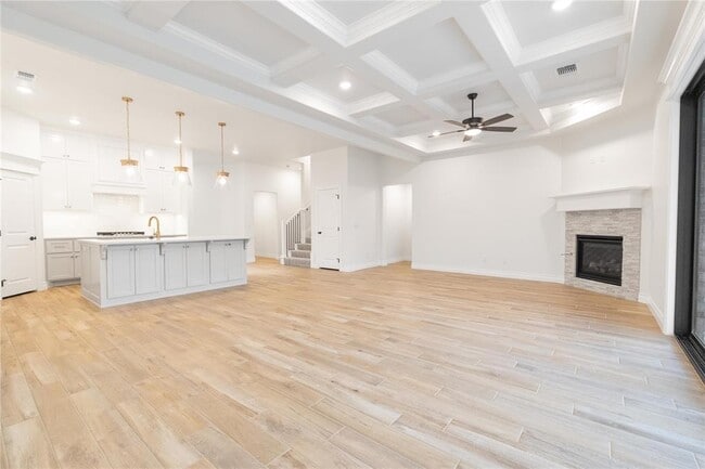 Building Photo - 5732 Lantana Ln
