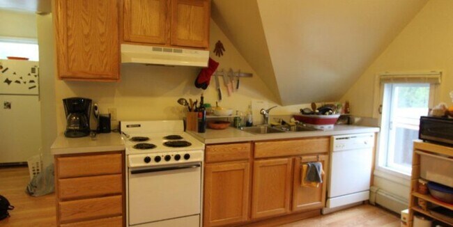 Cocina - 426 E Kingsley St