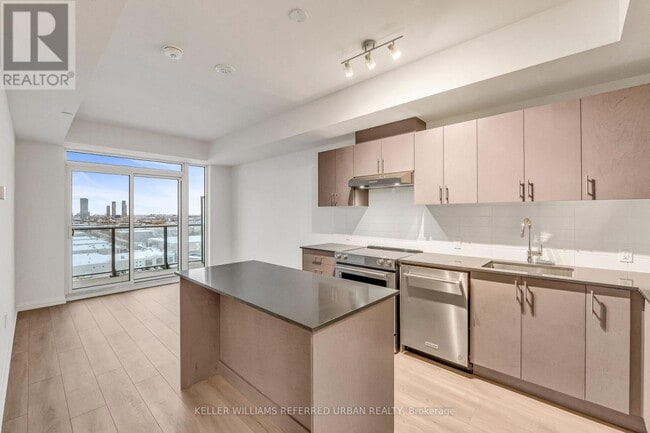 Building Photo - 8960 Jane St