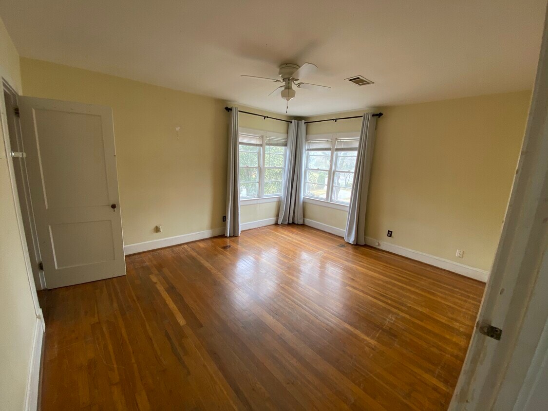 Primary Photo - 324 Woodfield Dr