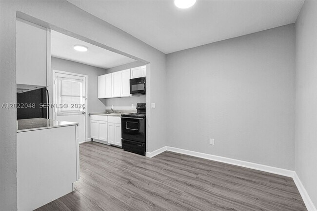 Foto del edificio - 400 NW 65th Ave