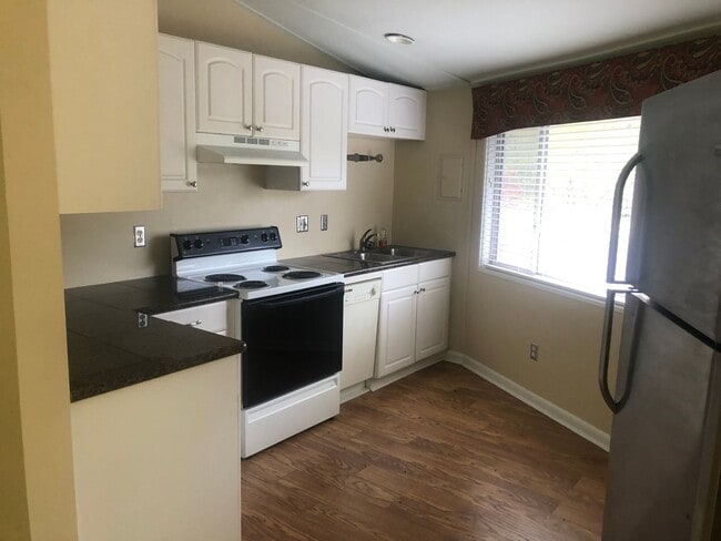 Building Photo - 1BR/1BA With Bonus Room