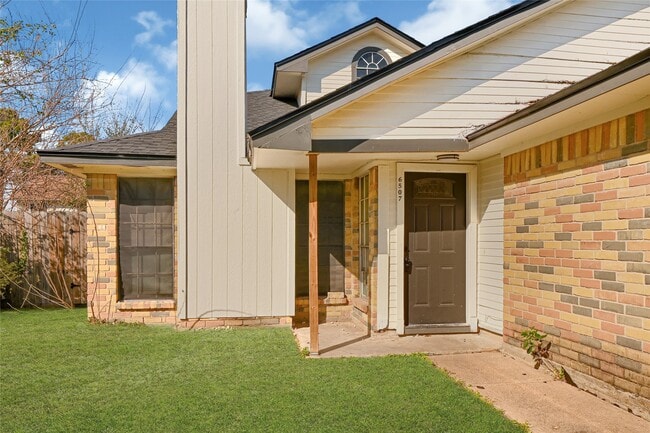 Building Photo - 6507 New World Dr