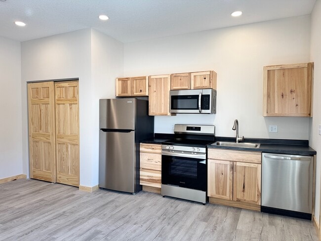 Building Photo - 1212 Heckman Ct