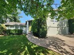 Primary Photo - Large Single Family Home with Stunning Vie...