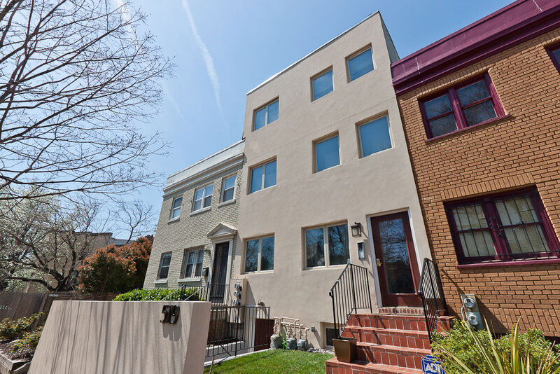 Foto principal - 519 16th St SE