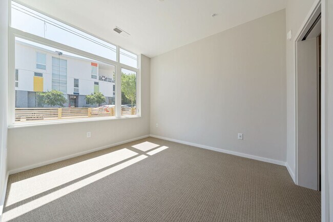 Foto del edificio - Modern 1 bedroom downtown condo with large...