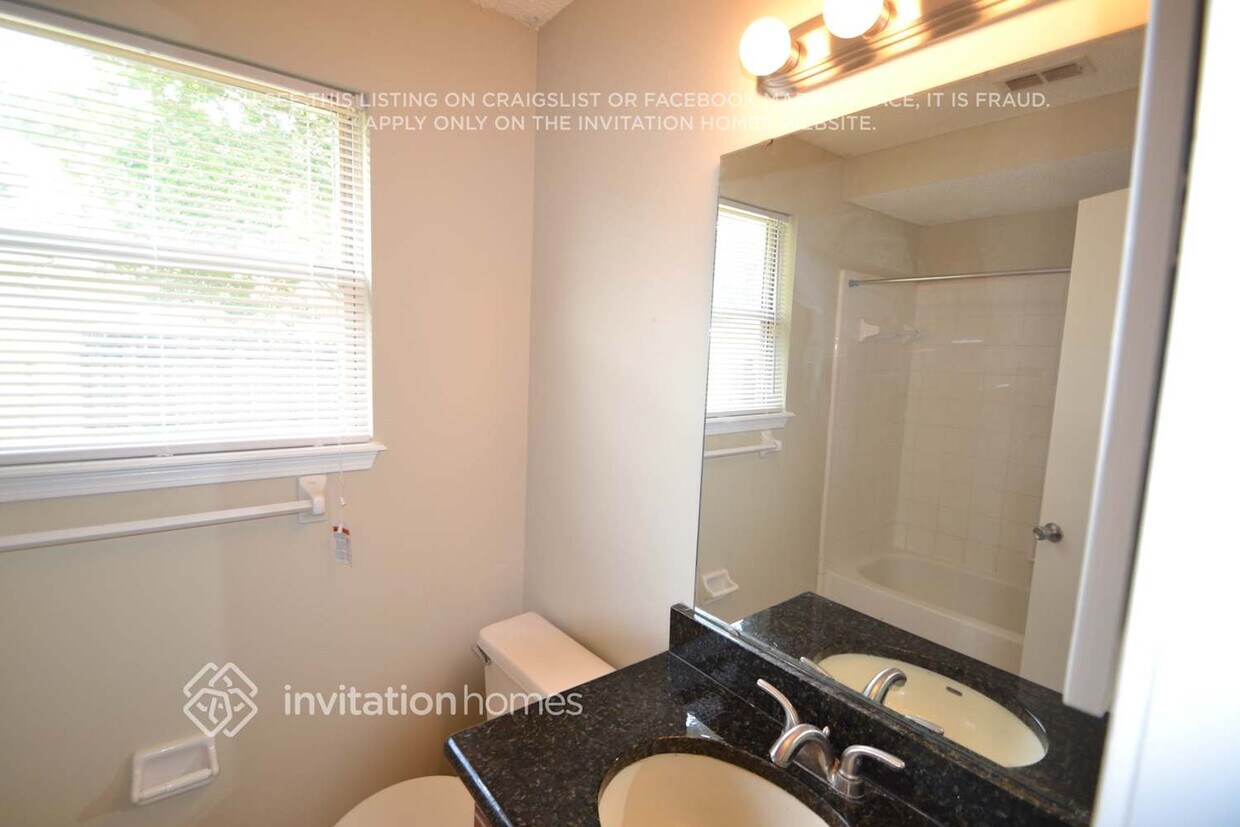 Foto del edificio - 2743 McCormick Woods Dr