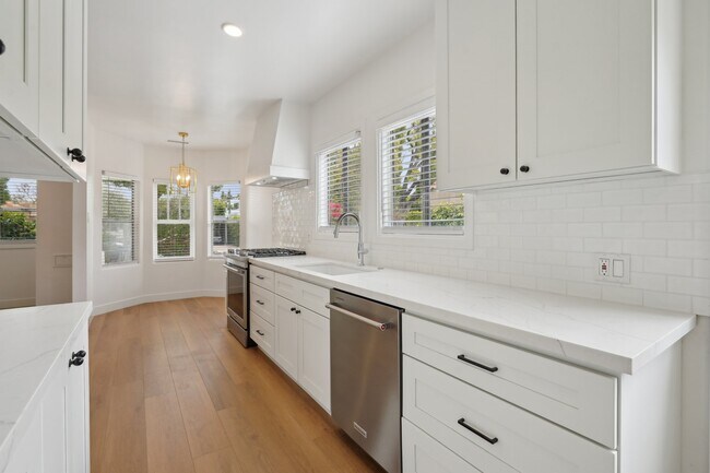 Foto del edificio - 2351 Camden Ave