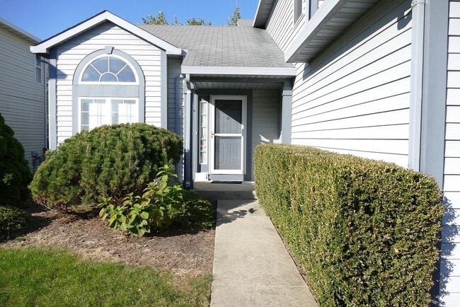 Building Photo - 2052 Spice Cir