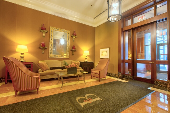 Building Photo - 57 E Delaware Pl
