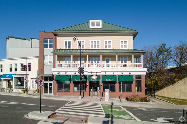 Building Photo - Cedar Crossing at Takoma Metro