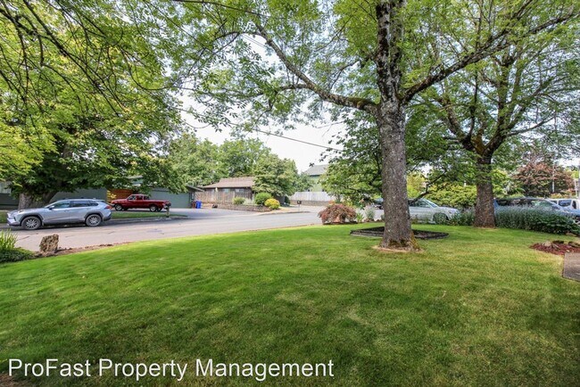 Foto del edificio - 2 br, 1 bath House - 160 SW Towle Ave