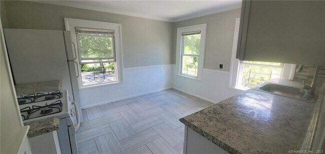 Foto del edificio - 641 Ferry St