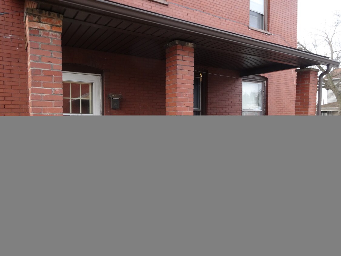 Porch - 140 High St
