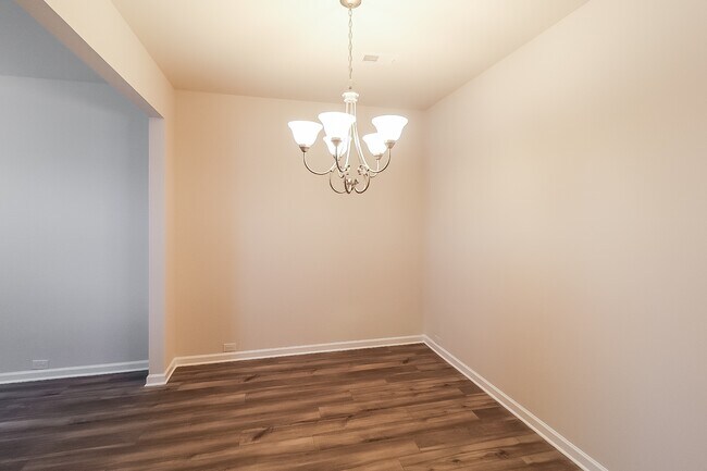 Building Photo - 2855 Saratoga Lake View