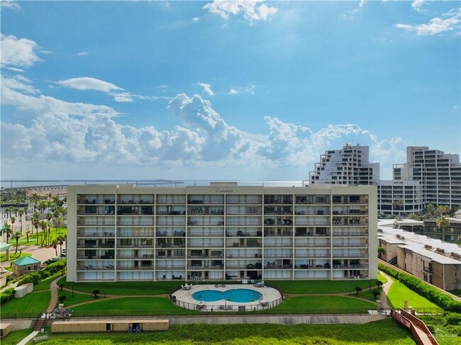 Building Photo - 900 Padre Blvd