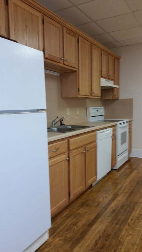 Kitchen - 720 W 3rd St