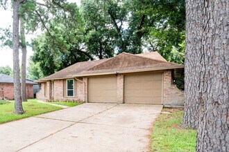 Building Photo - 2155 Twinbrooke Dr