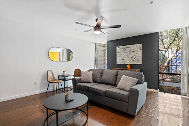 Foto del edificio - Containers on Grand