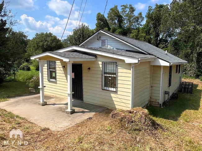 Building Photo - 1337 S Hairston Rd