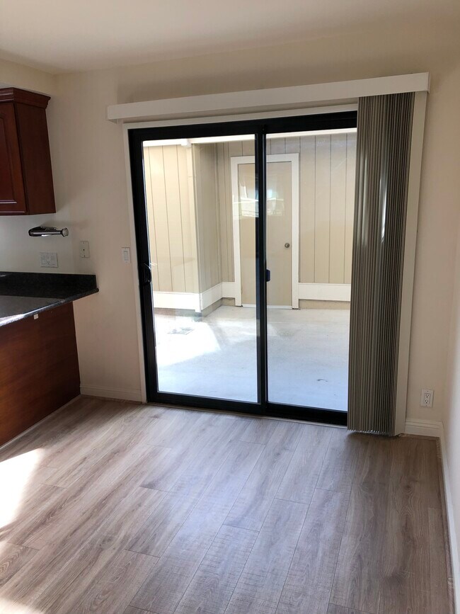 Foto del edificio - 818 Juno Ln