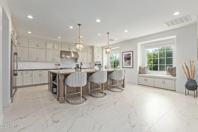 Building Photo - 2931 Madison Vistas Dr