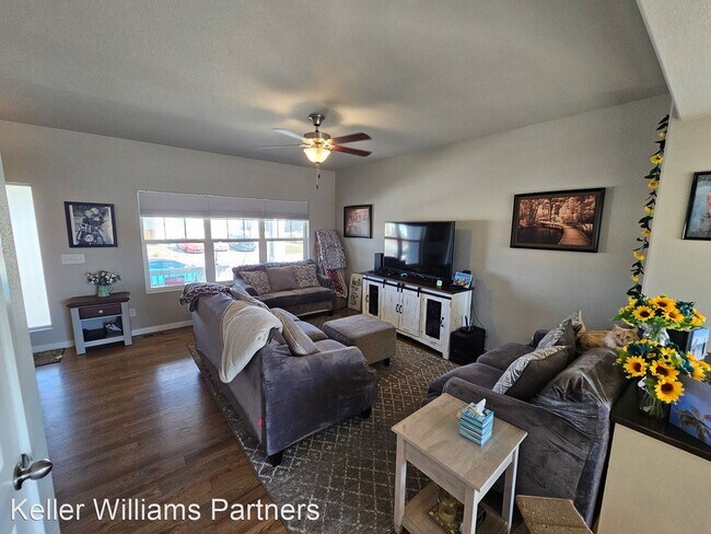 Building Photo - 3 br, 3 bath House - 10066 Bracknell Pl