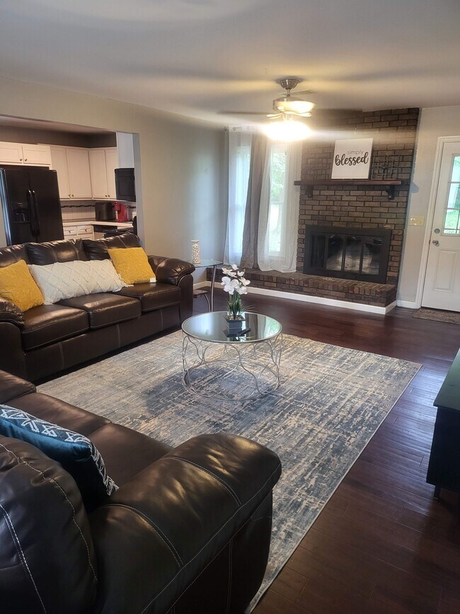 Building Photo - 106 Sunnybrook Ct