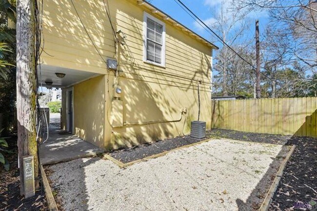 Building Photo - 2 Bedroom House in Capital Heights